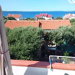 Eklis Apartament *