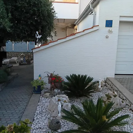 Eklis Apartamento