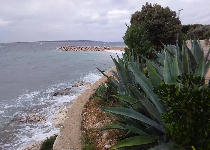 Eklis מאנדרה