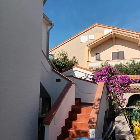 Eklis * מאנדרה