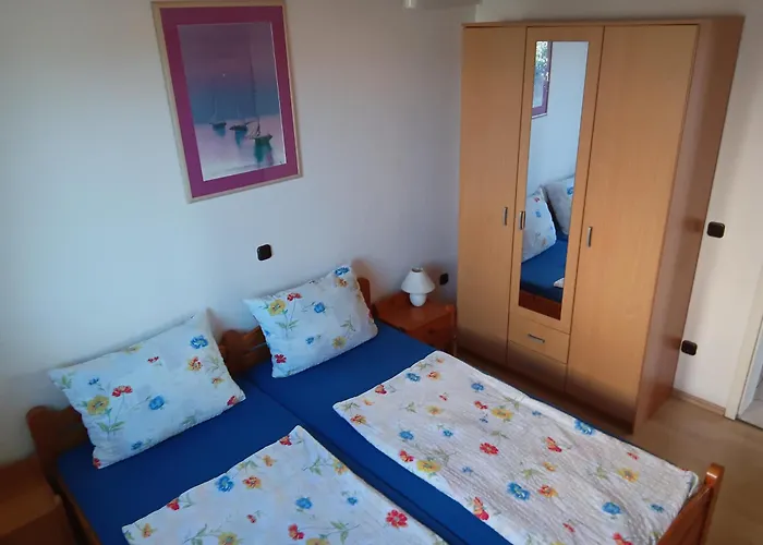 Eklis Apartman *